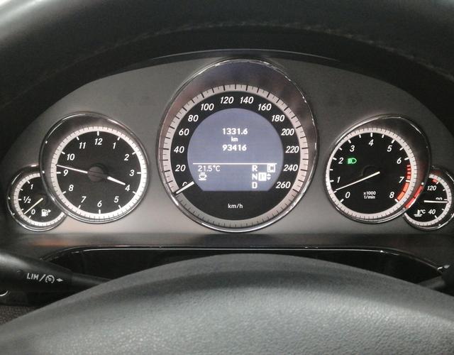 奔驰E级 E300 [进口] 2010款 3.0L 自动 汽油 优雅豪华型 