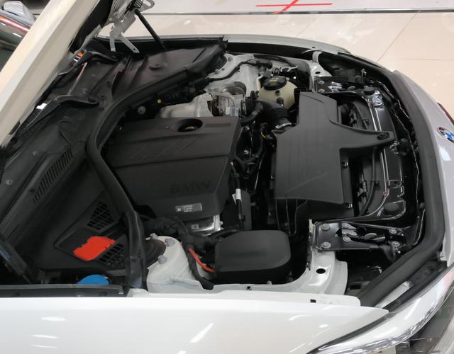 宝马1系 120i [进口] 2015款 1.6T 自动 汽油 运动设计套装 (欧Ⅴ) 