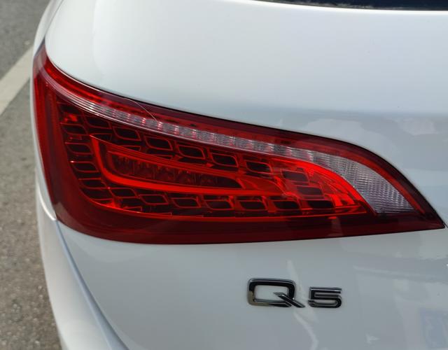 奥迪Q5 [进口] 2010款 2.0T 自动 四驱 汽油 限量运动版 