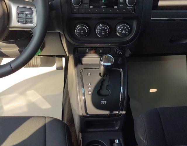 吉普自由客 [进口] 2014款 2.4L 自动 四驱 改款运动版 