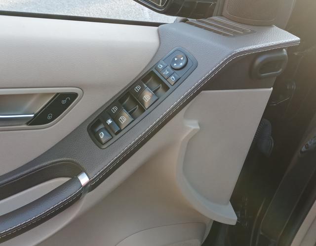 奔驰R级 R400 [进口] 2015款 3.0T 自动 汽油 豪华型 