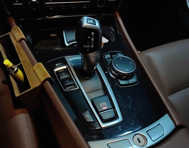 宝马5系GT 528i [进口] 2015款 2.0T 自动 汽油 领先型 
