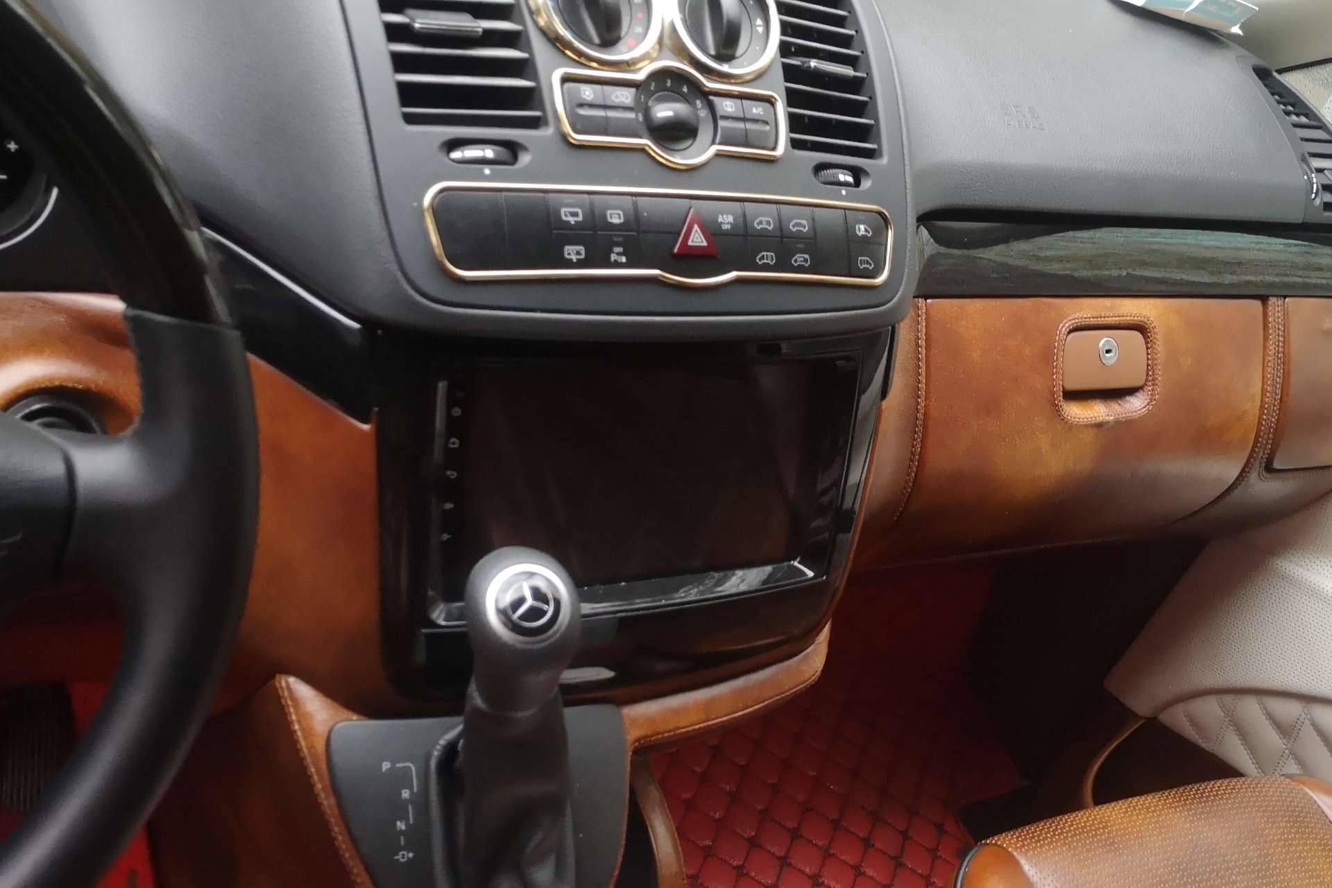 奔驰威霆 2013款 3.0L 自动 7座 汽油 精英版 (国Ⅳ) 