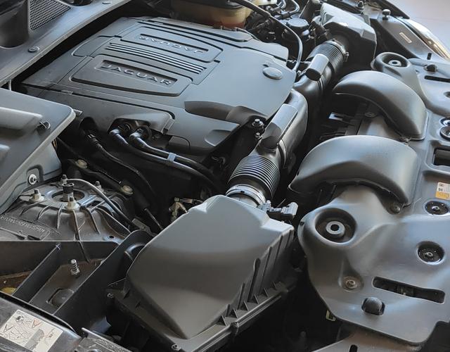 捷豹XJ L [进口] 2015款 3.0T 自动 汽油 全景商务版 (欧Ⅳ) 