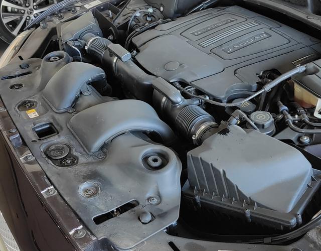 捷豹XJ L [进口] 2015款 3.0T 自动 汽油 全景商务版 (欧Ⅳ) 