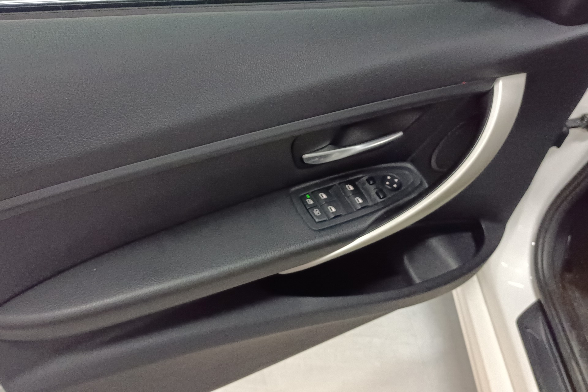 宝马3系 320Li 2015款 2.0T 自动 汽油 超悦版时尚型 (国Ⅳ) 