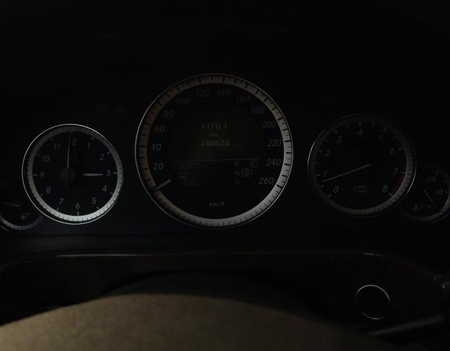 奔驰E级 E300 [进口] 2009款 3.0L 自动 汽油 优雅型 