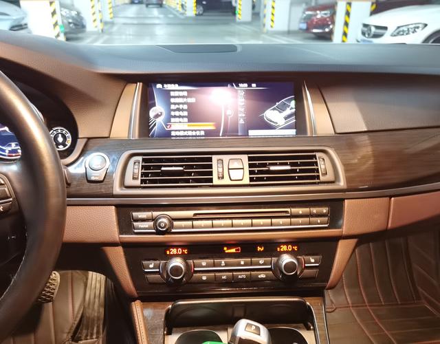 宝马5系 525Li 2017款 2.0T 自动 汽油 豪华设计套装 (国Ⅴ) 