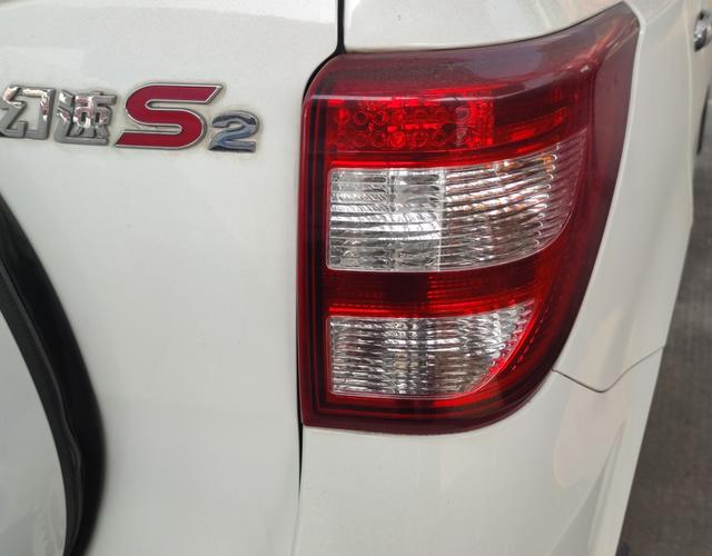 北汽幻速S2 2015款 1.5L 手动 后驱 豪华型 (国Ⅳ) 