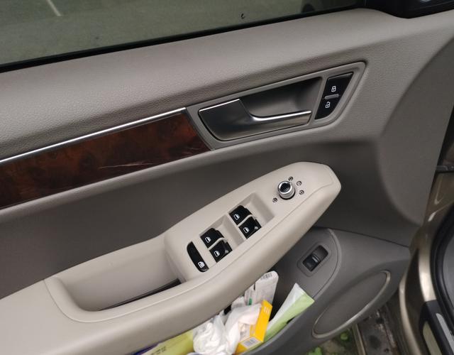 奥迪Q5 2012款 2.0T 自动 四驱 汽油 舒适型 (国Ⅳ) 