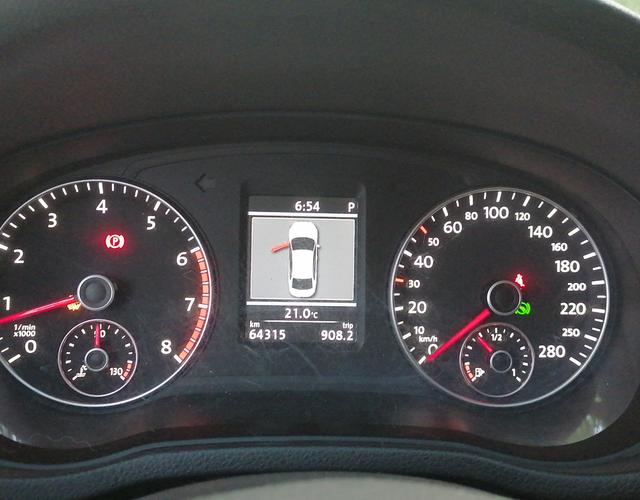 大众帕萨特 2014款 1.8T 自动 汽油 尊荣版 (国Ⅴ) 